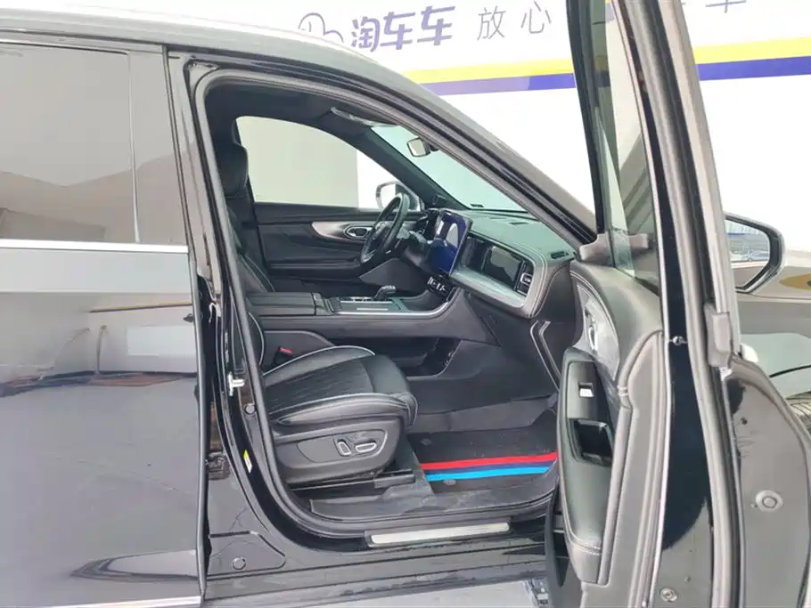 GAC Trumpchi Trumpchi GS8 2022 Pilot Series 2.0TGDI 2WD Premium Edition (7-Seater) фото 8