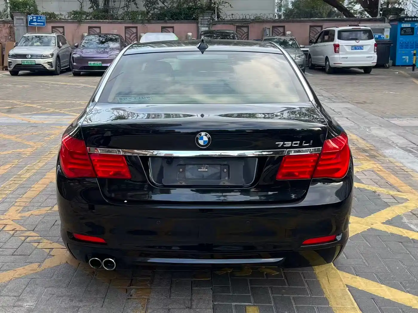 BMW 7 Series 2009 730Li Luxury фото 9