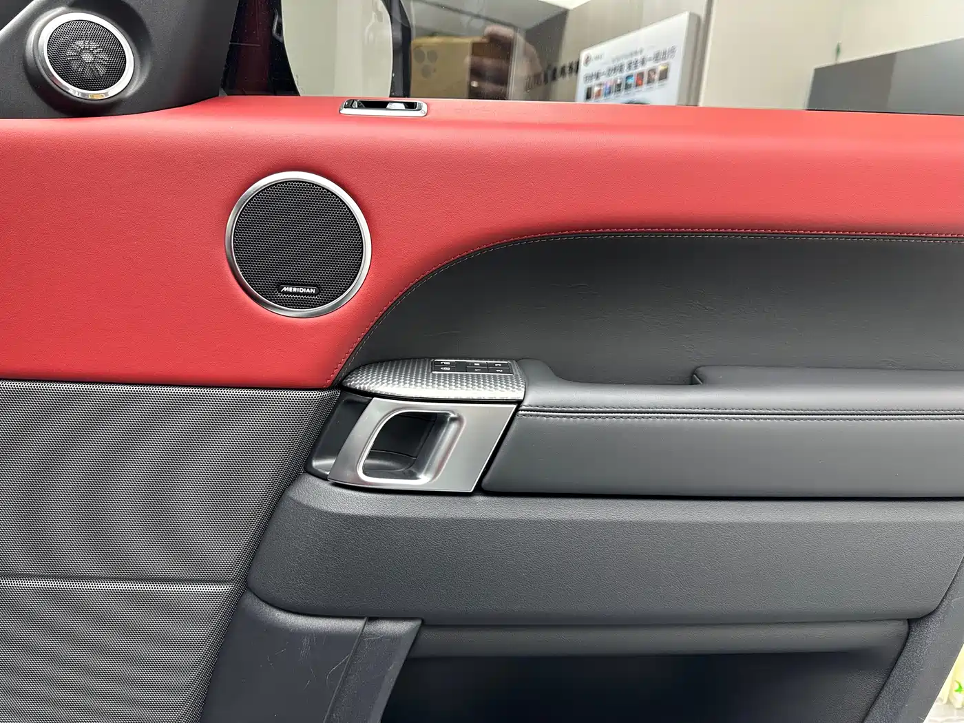 Land Rover Range Rover Sport 2021 3.0 L6 Gloss Black Edition фото 26