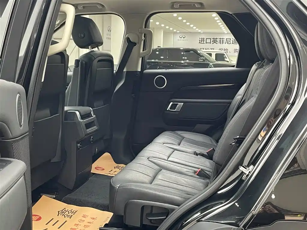 Land Rover Discovery 2018 3.0 SC V6 SE фото 11