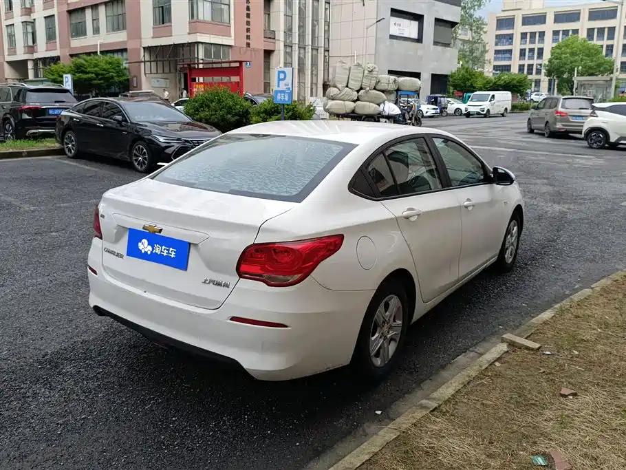 Chevrolet Cavalier 2016 1.5L Automatic Enjoyment Edition фото 3