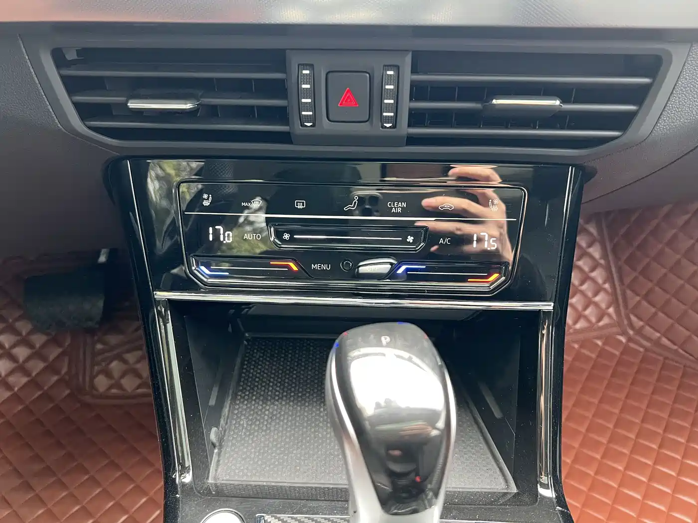 Volkswagen Passat 2024 380TSI Elite Edition фото 16
