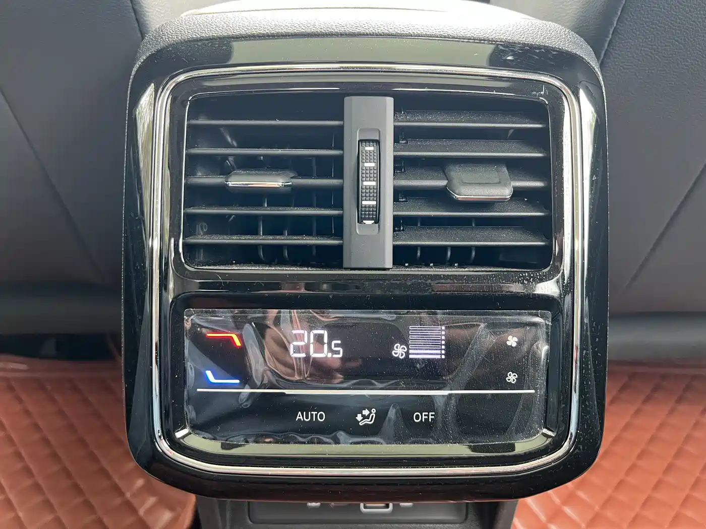 Volkswagen Passat 2024 380TSI Elite Edition фото 18