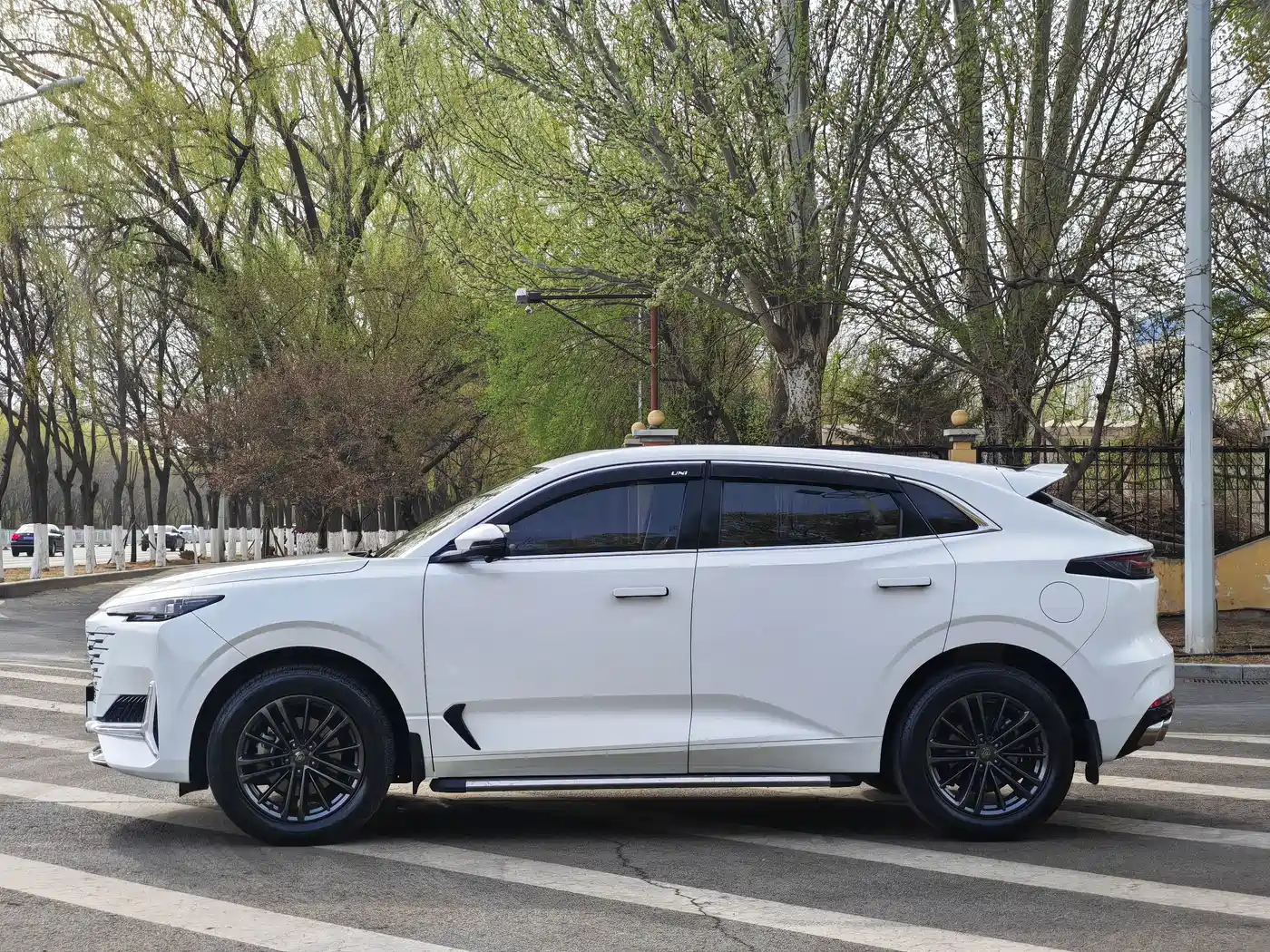Changan UNI-K 2023 2023 2.0T 2WD Delight Edition