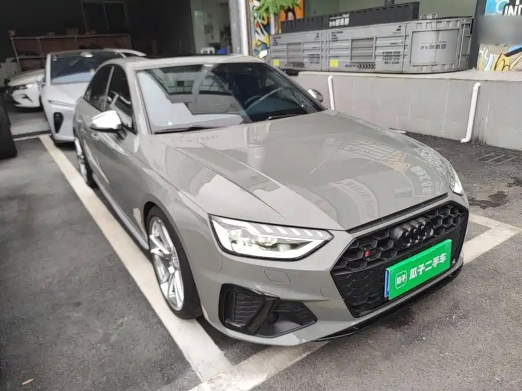 AUDI S4