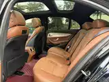 صورة 6 - Mercedes-Benz E-Class