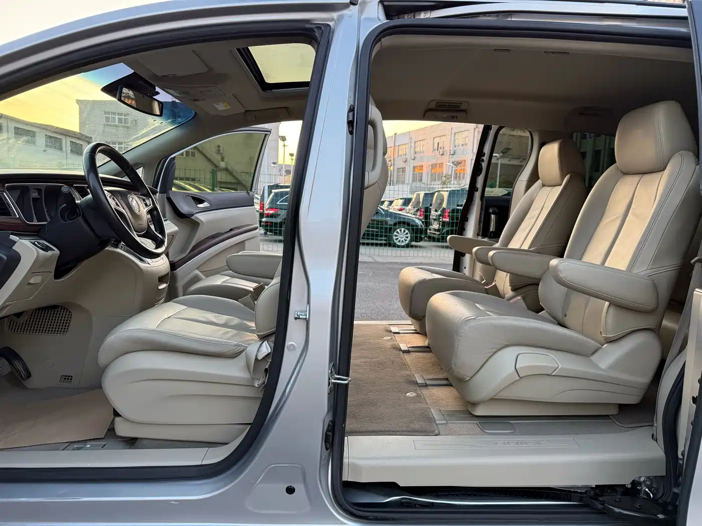 Buick GL8 2018 28T Luxury Model China VI фото 17