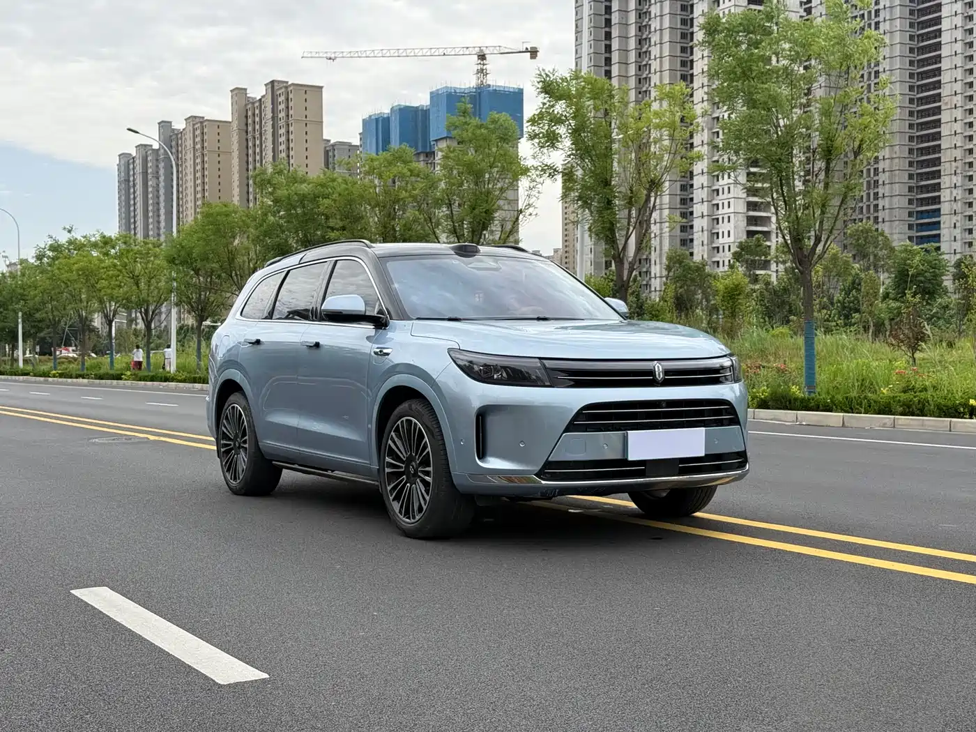 AITO Wenjie AITO M7 2024 1.5T Smart AWD Max Edition 5-Seater фото 3