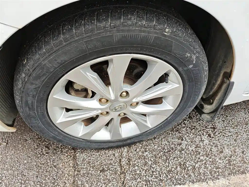 Hyundai Langdong 2016 1.6L Automatic Smart Edition фото 23