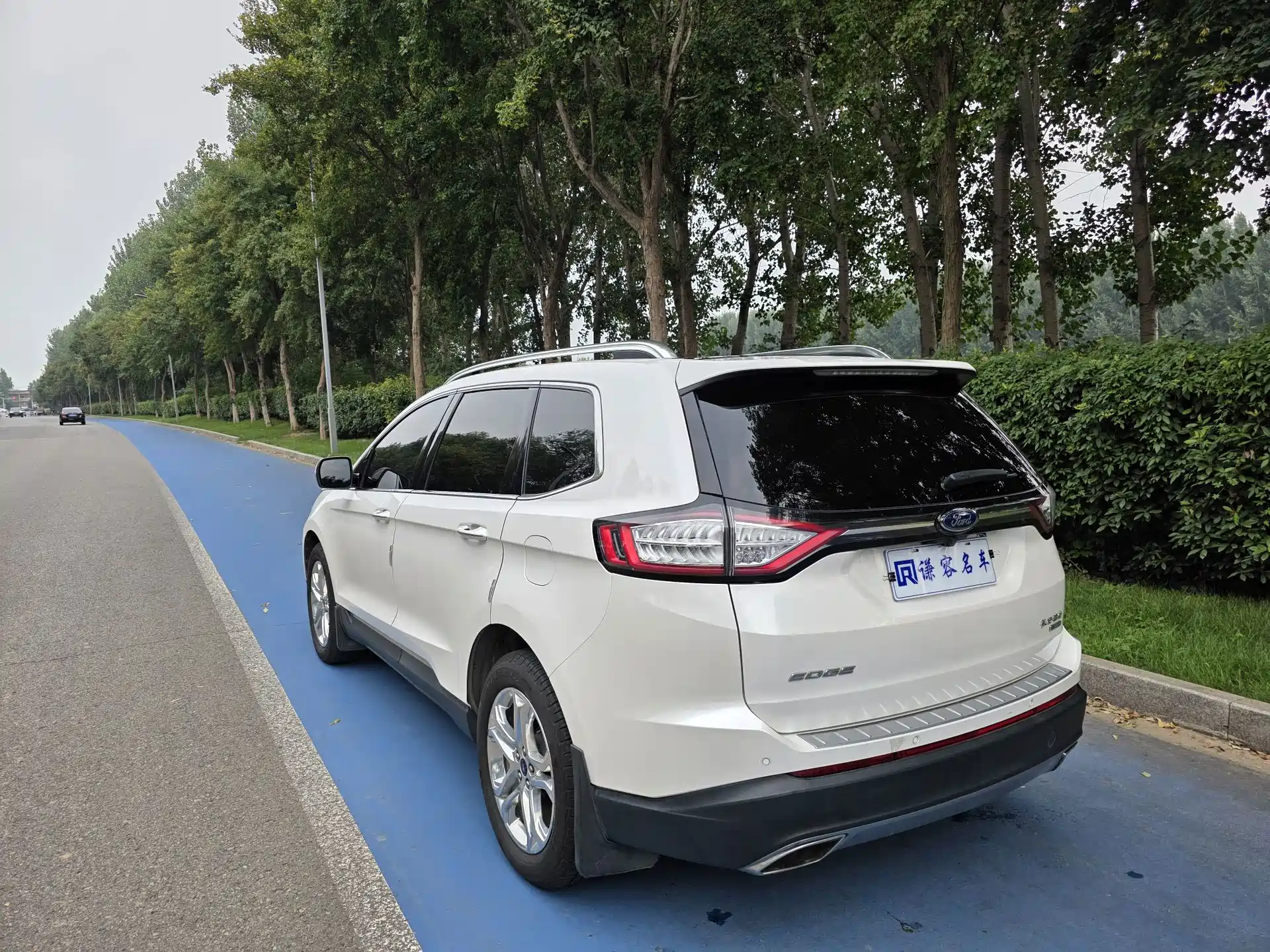 Фото 8 - Ford Edge