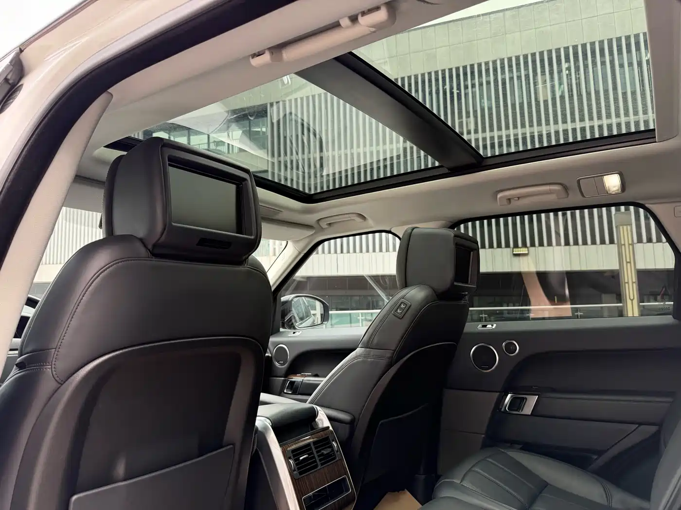 Land Rover Range Rover Sport PHEV 2018 Model P400e фото 8