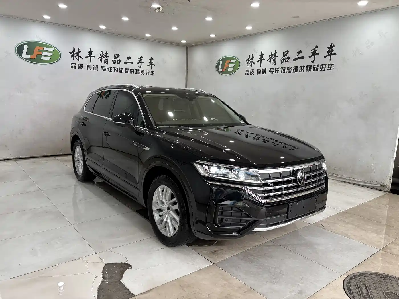 VOLKSWAGEN TOUAREG