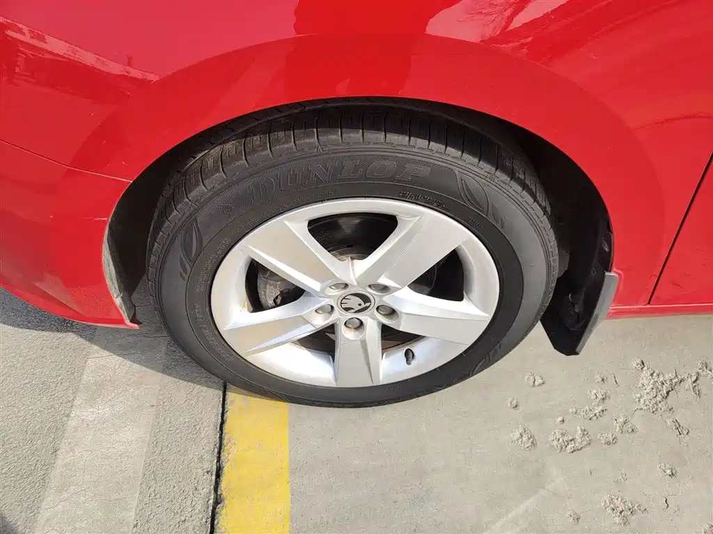 Škoda Fabia 2017 1.4L Auto Car Enjoy Edition фото 17