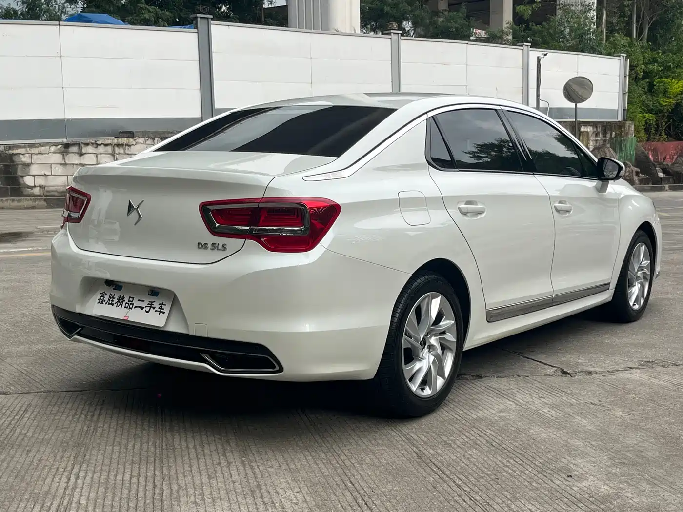 DS 5LS 2015 2014 1.8L Elegance VTi140