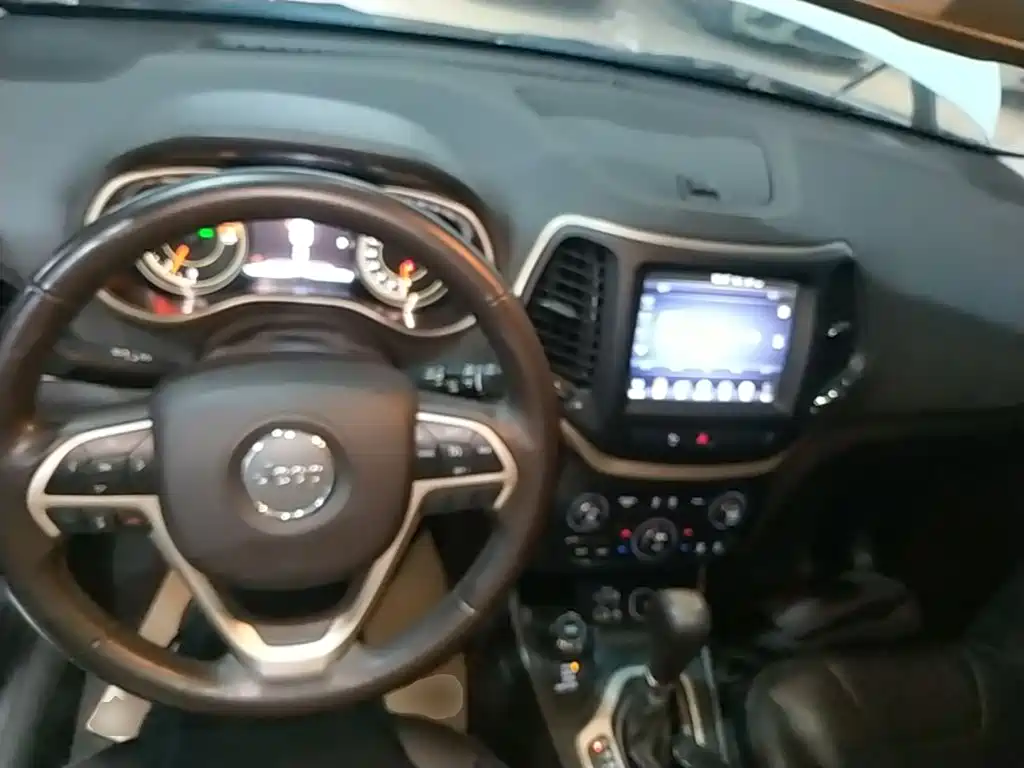 Jeep Cherokee 2018 2017 2.4L Professional Smart Edition