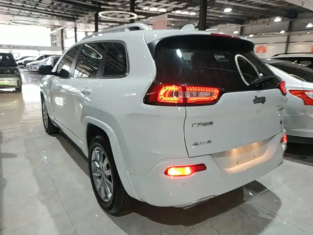 Jeep Cherokee 2018 2017 2.4L Professional Smart Edition