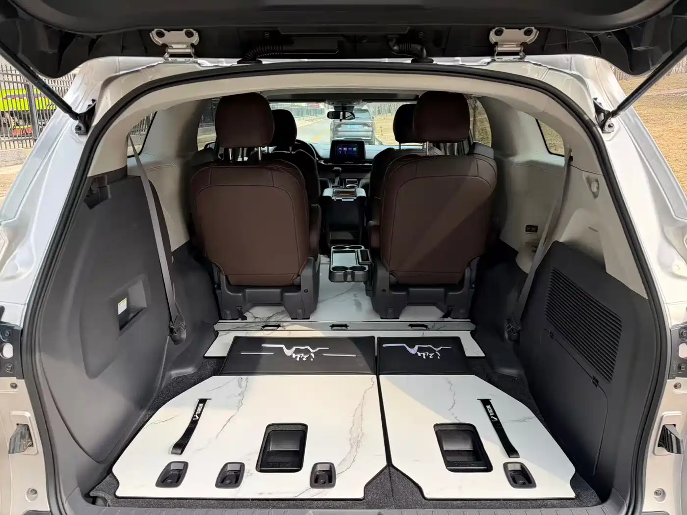 Toyota Sienna 2021 2.5L Hybrid Comfort Edition фото 13