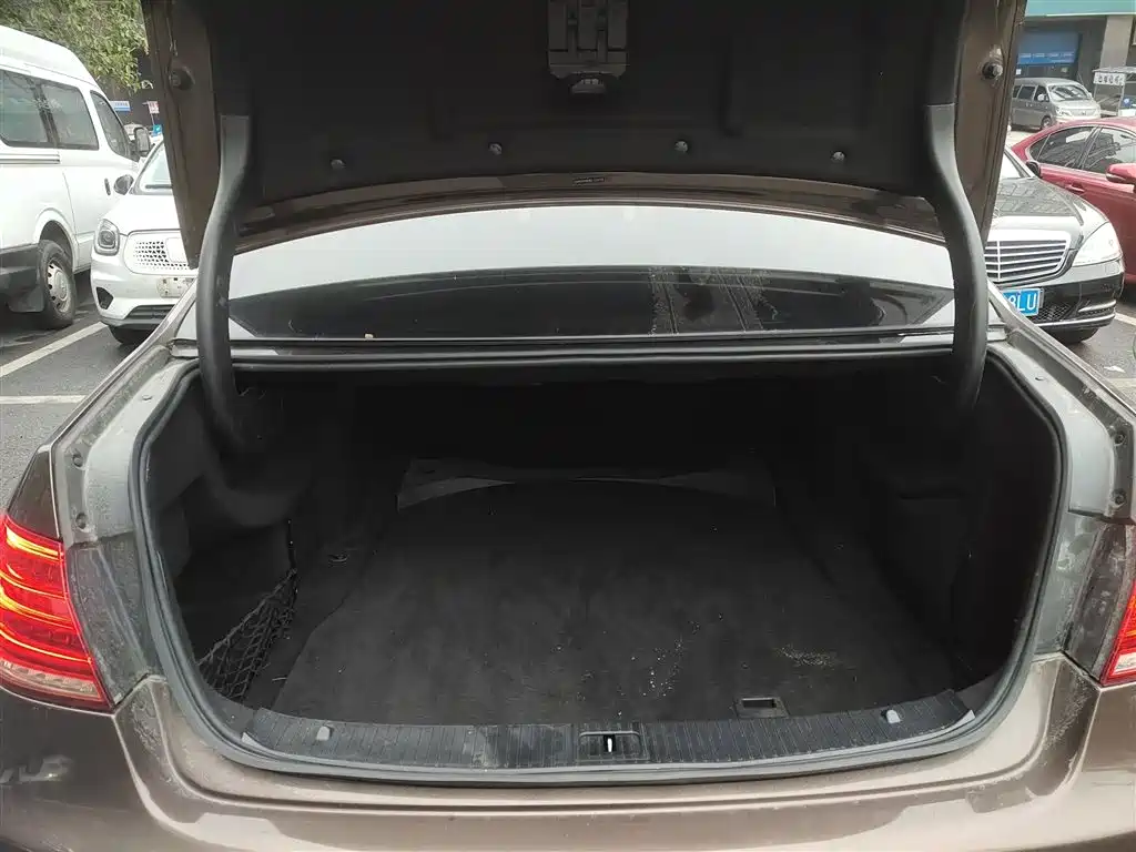 Mercedes-Benz E-Class 2014 Facelift E 260 L Sport фото 15