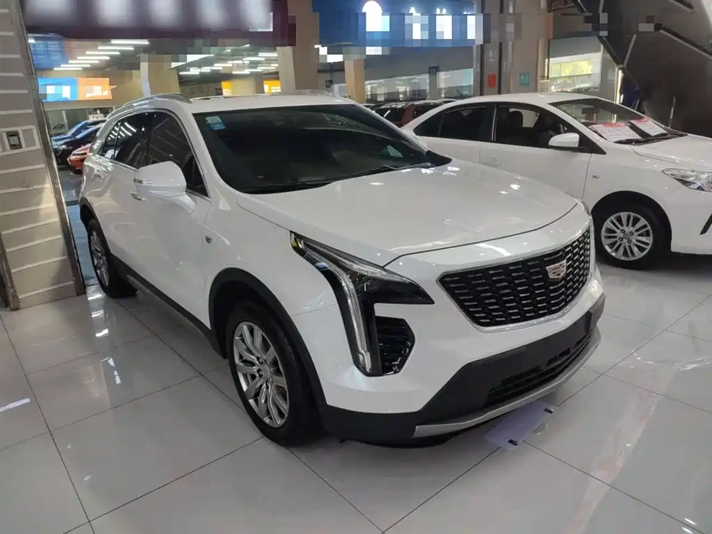 Cadillac XT4 2022 28T FWD Luxury фото 4