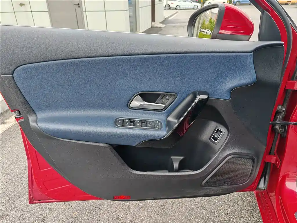 Mercedes-Benz A-Class 2020 A 180 L фото 21