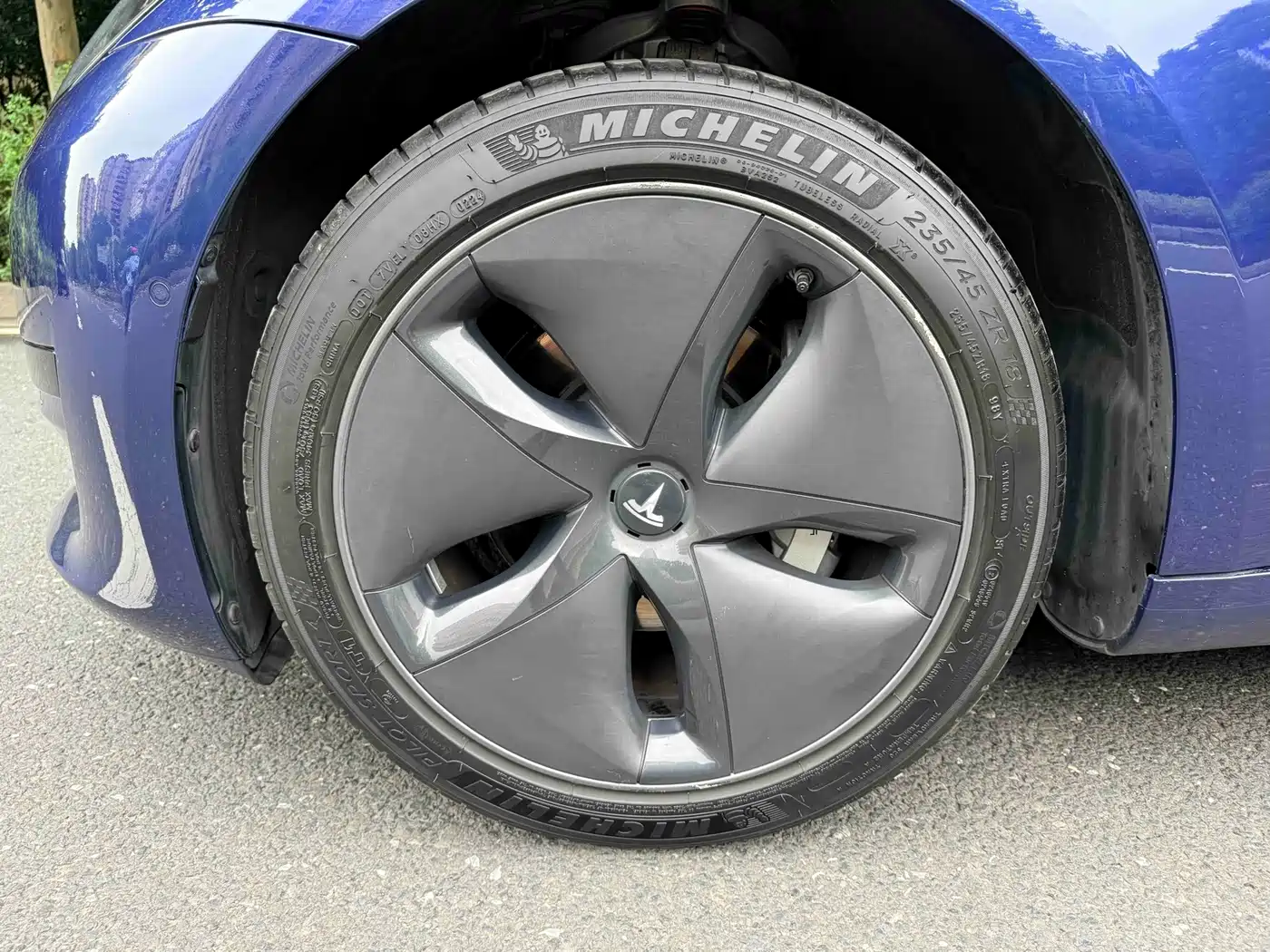 Фото 4 - Tesla Model 3