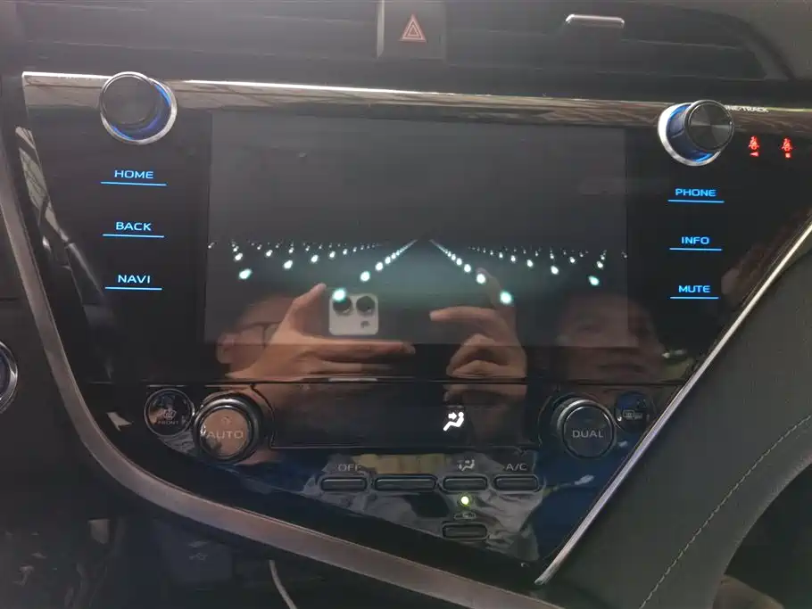 Toyota Camry 2019 Hybrid 2.5HS Trend Edition China V фото 13