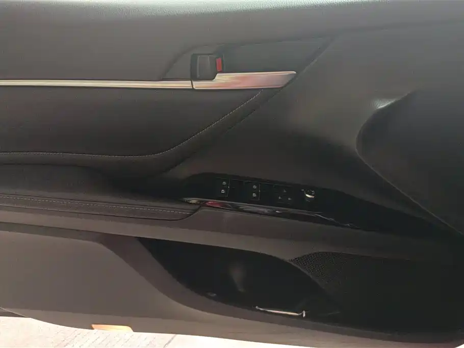 Toyota Camry 2019 Hybrid 2.5HS Trend Edition China V фото 7