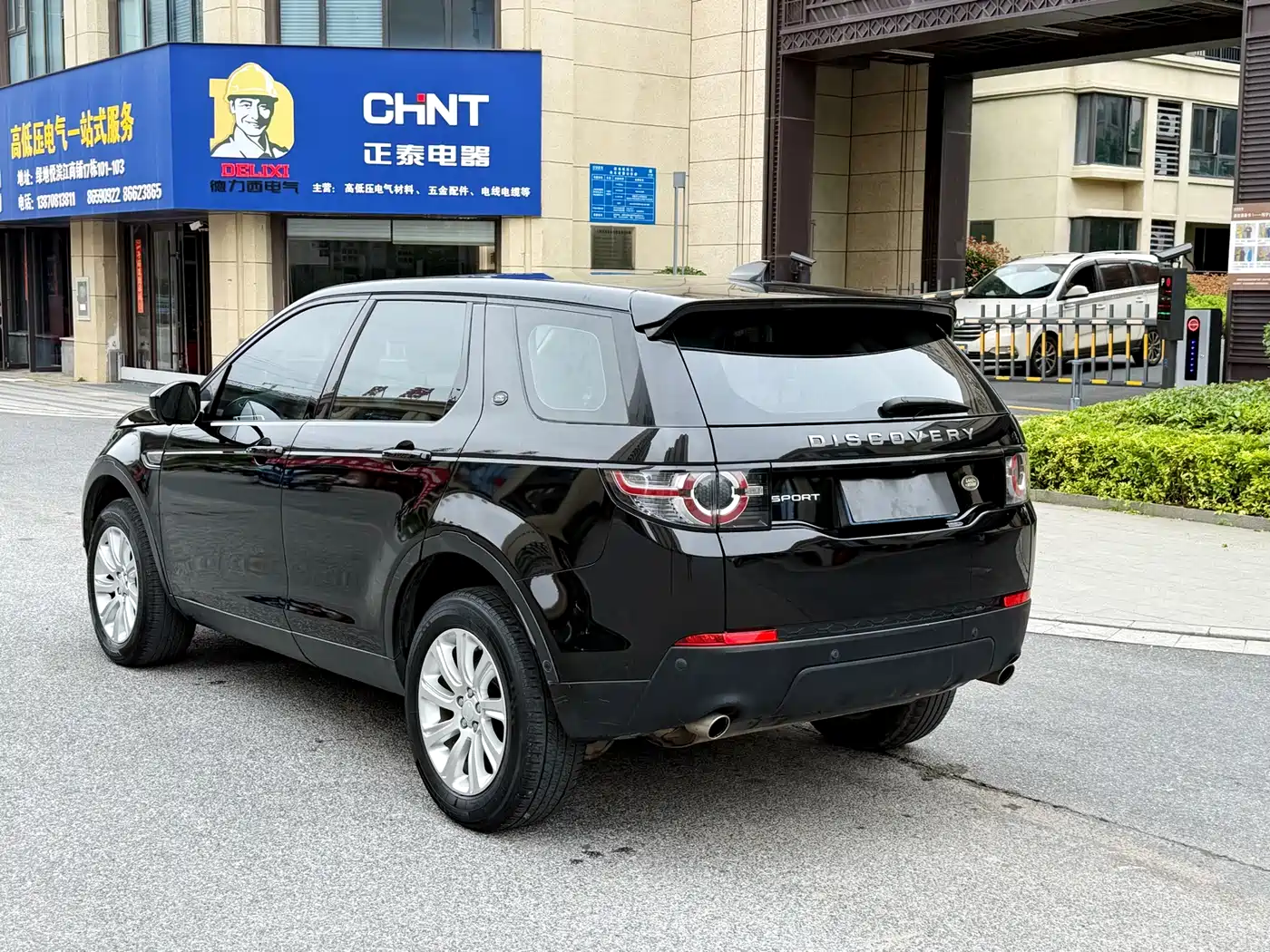 Land Rover Discovery Sport 2018 240PS PURE Edition фото 7