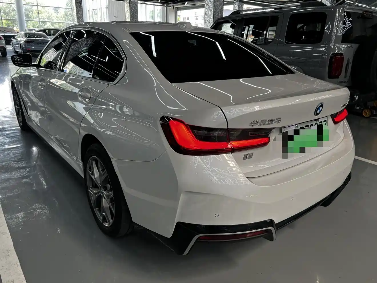 BMW i3 2022 eDrive 35 L фото 14