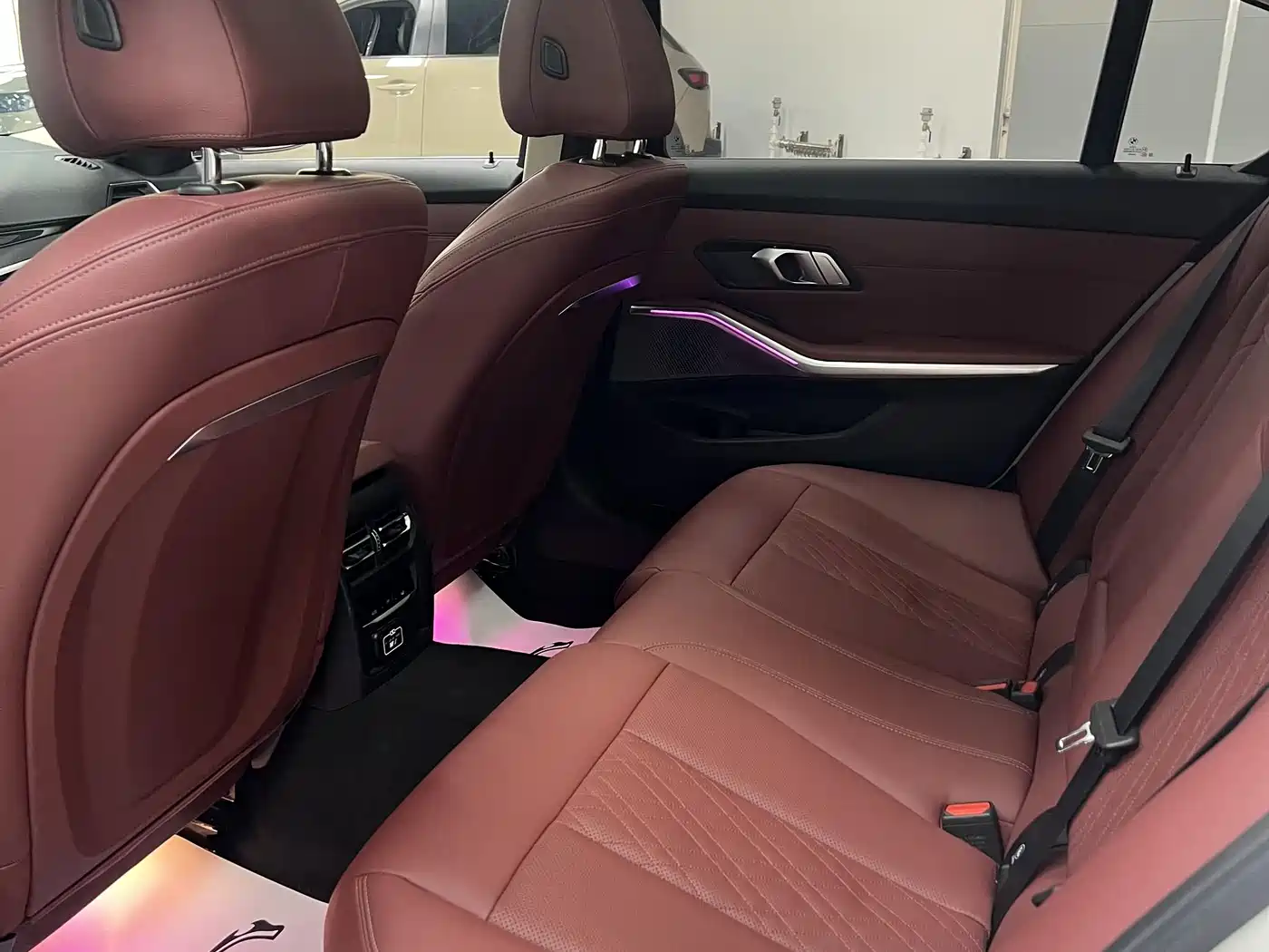 BMW 3 Series 2023 320Li M Sport Package фото 9