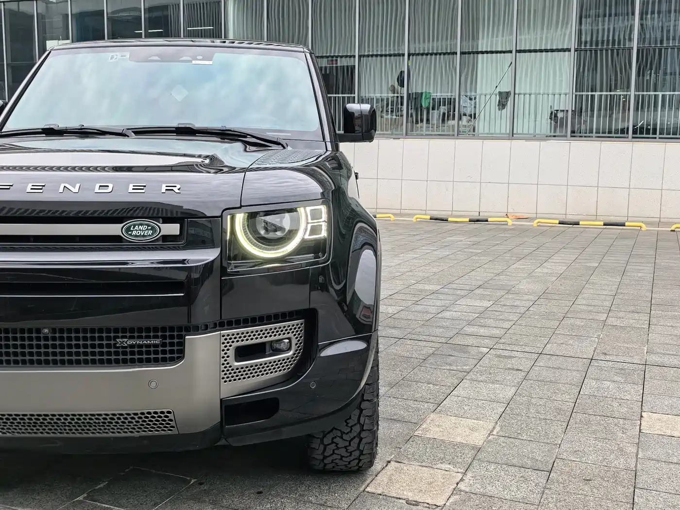 Land Rover Defender 2023 Model 110 3.0T P400 X-DYNAMIC HSE фото 9