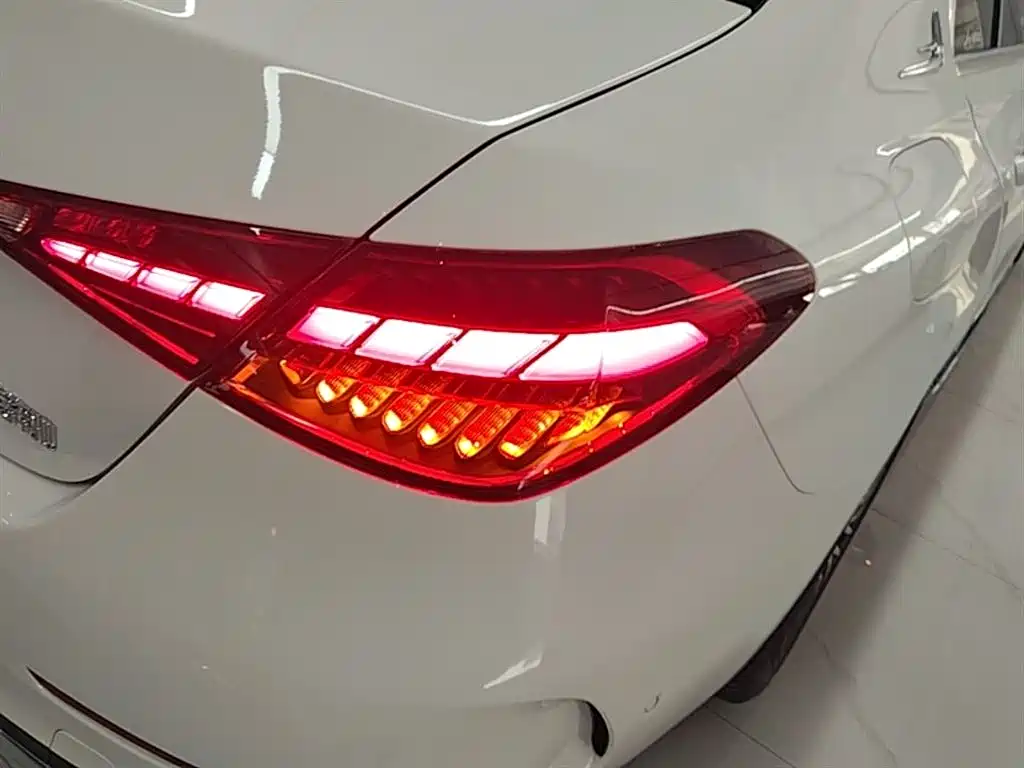 Mercedes-Benz C-Class 2024 Facelift C 260 L Sport фото 8