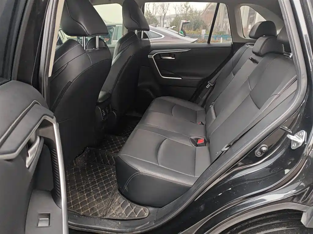 Toyota Wildlander 2023 2.0L CVT FWD Urban фото 17