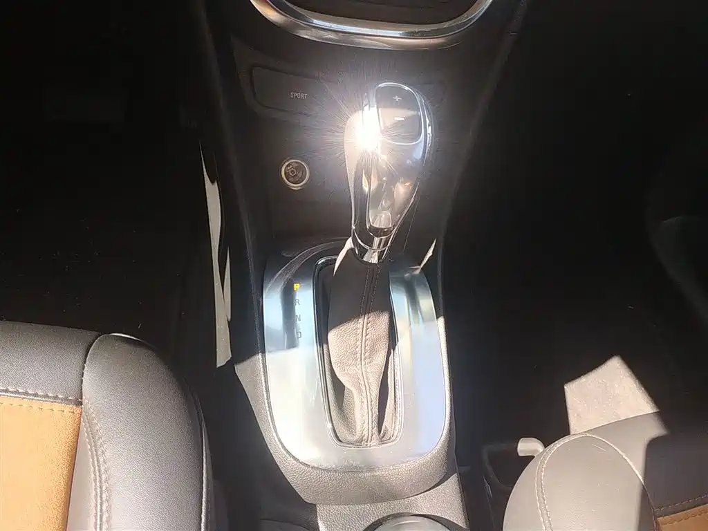 Buick Encore 2015 1.4T Automatic 2WD Urban Leading фото 14