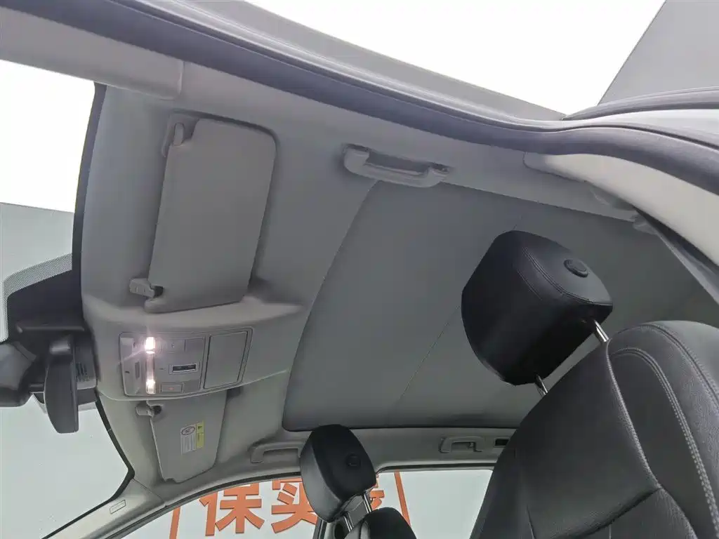 Land Rover Discovery Sport 2019 240PS SE Edition China V фото 14