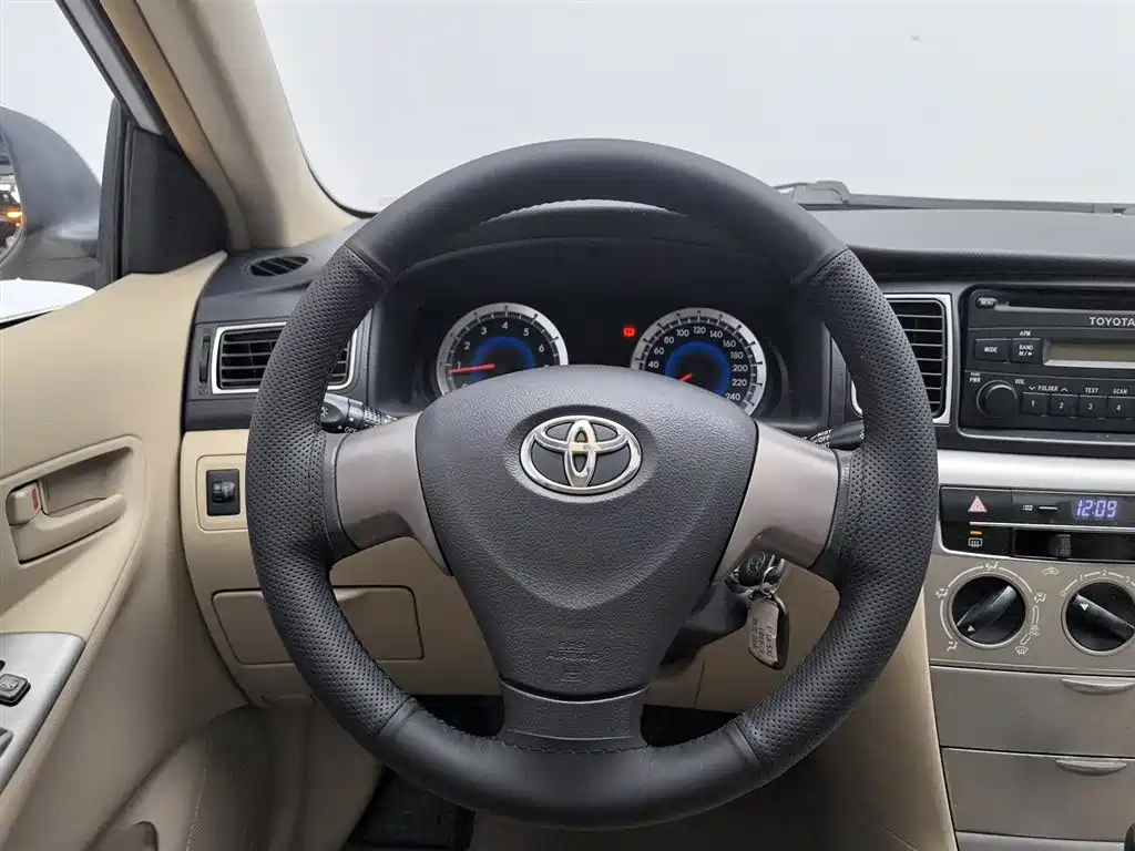 Toyota Corolla 2013 1.6L Automatic Excellence Edition фото 11