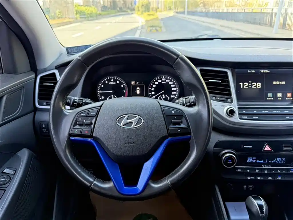 Hyundai Tucson 2015 1.6T Dual Clutch 2WD Smart фото 14