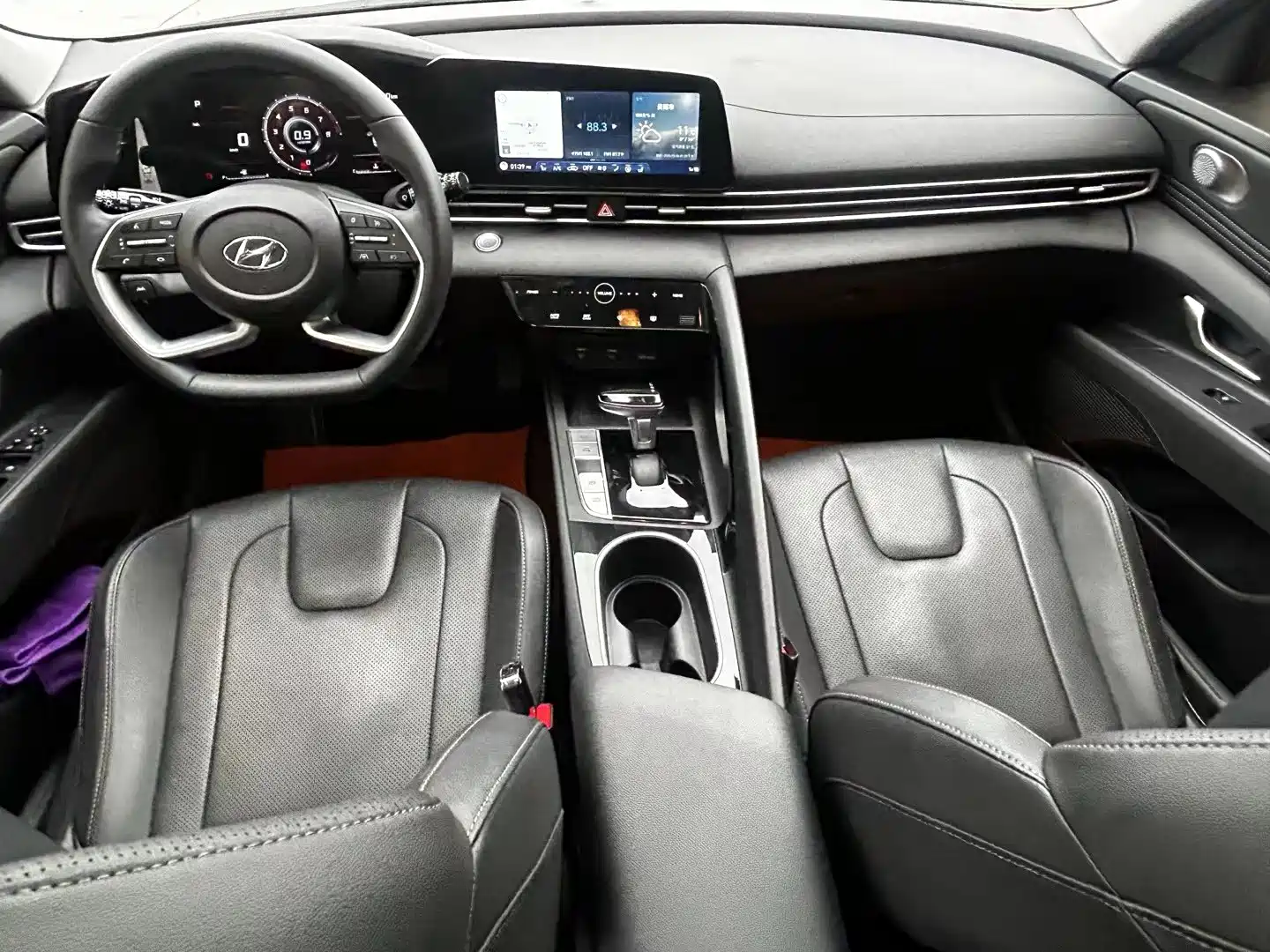 Фото 6 - Hyundai Elantra
