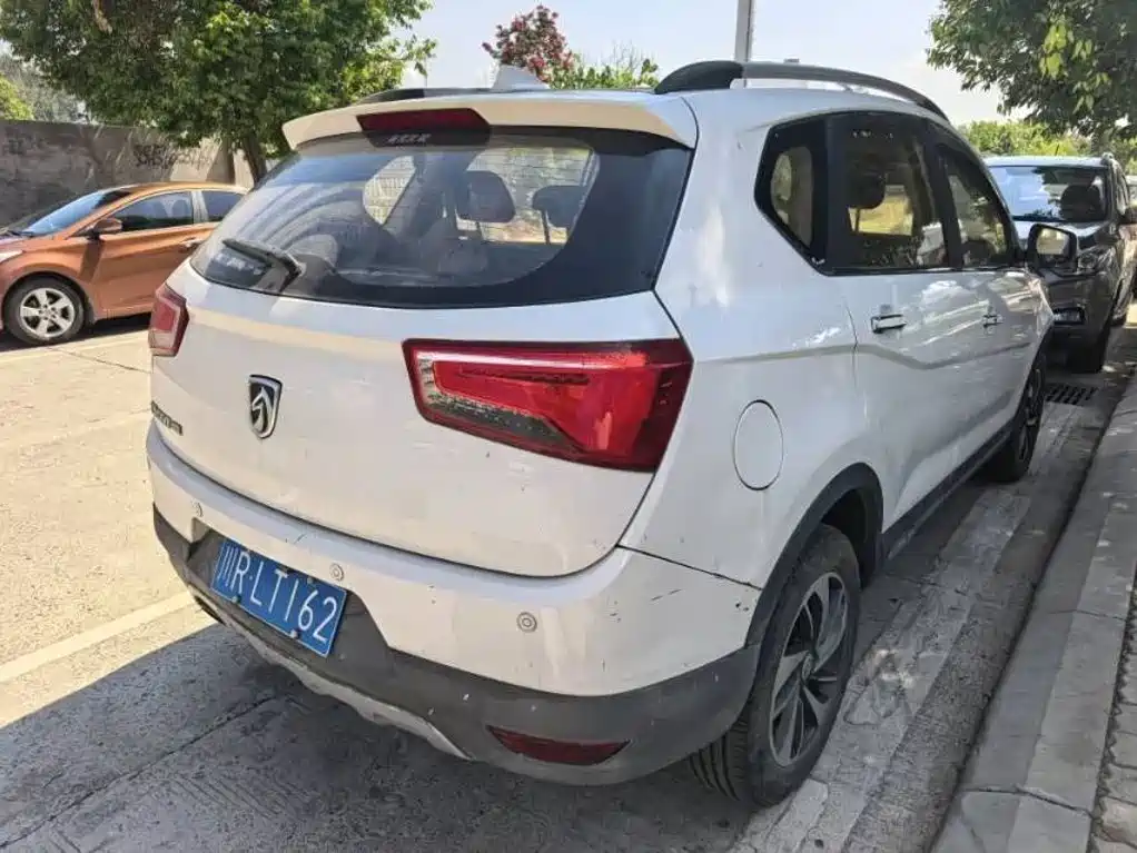 Baojun 560 2017 2016 1.5T Manual Luxury