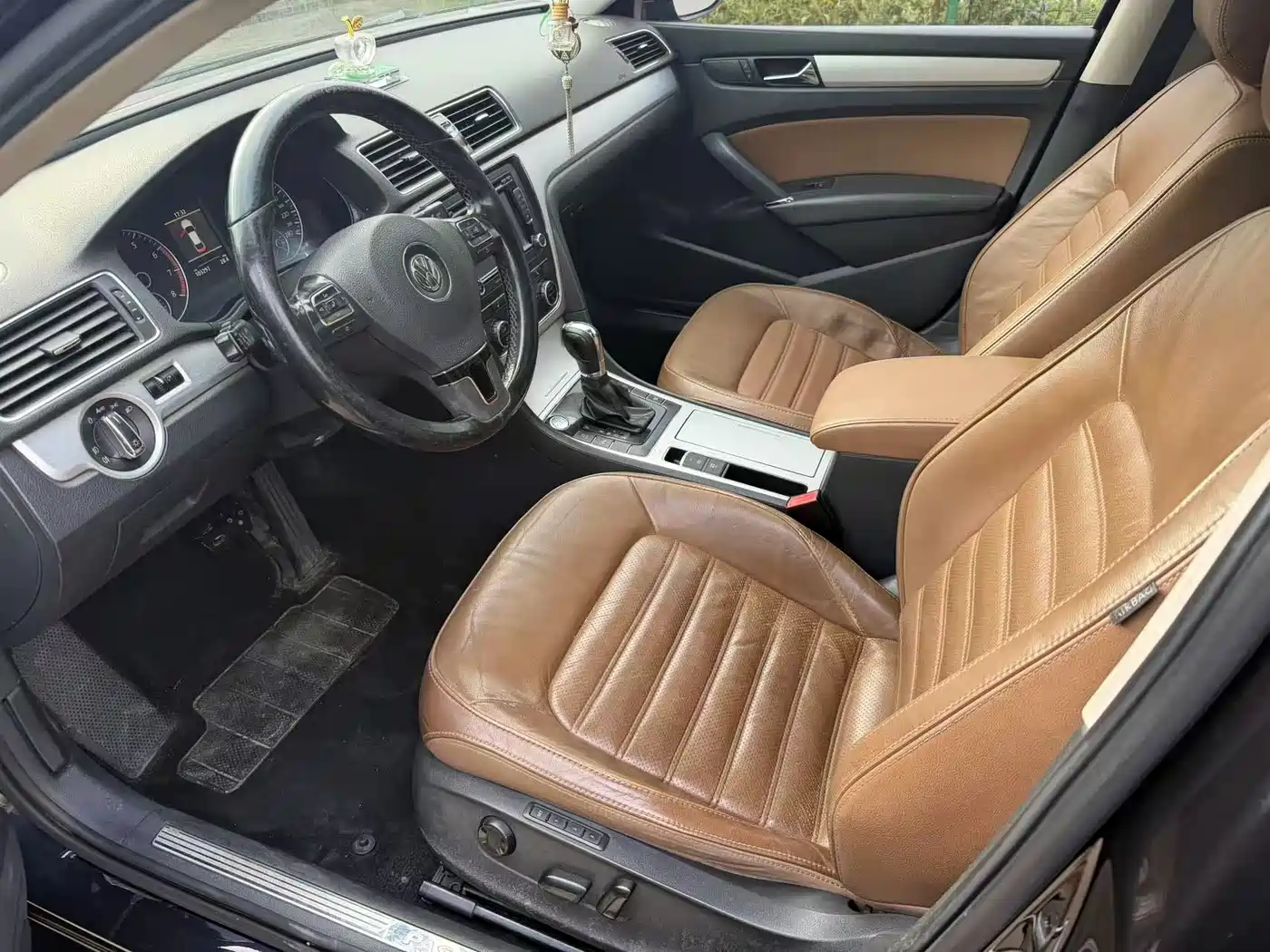Volkswagen Passat 2015 1.8TSI DSG Prestige Edition фото 4