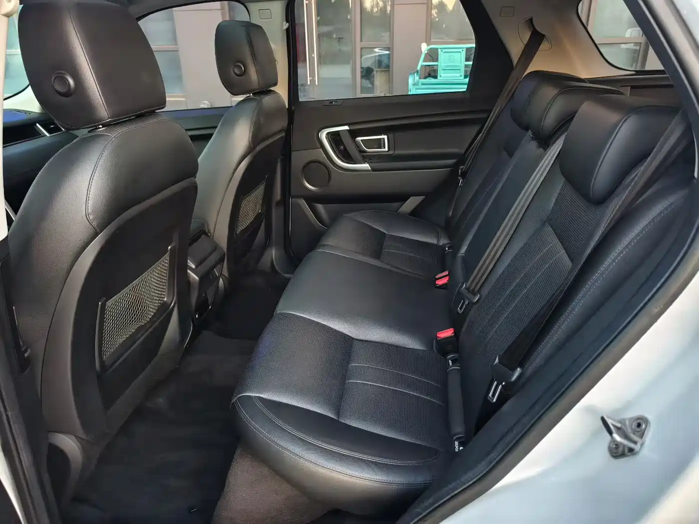 Land Rover Discovery Sport 2018 240PS SE Edition фото 6