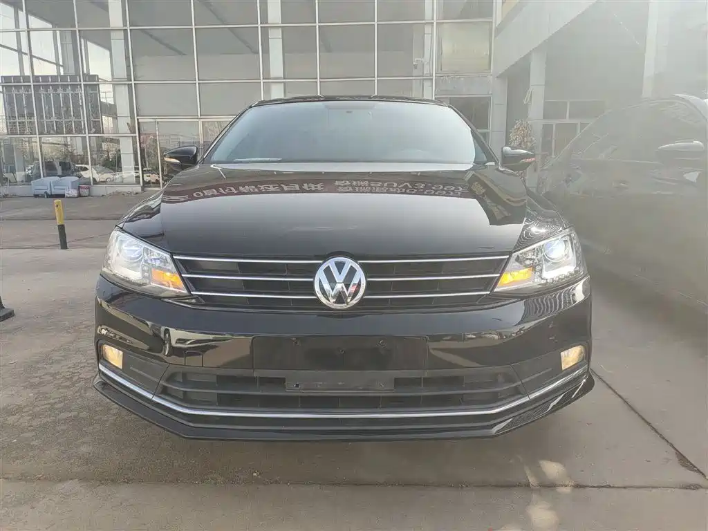 Volkswagen Sagitar 2015 230TSI Automatic Comfort фото 3