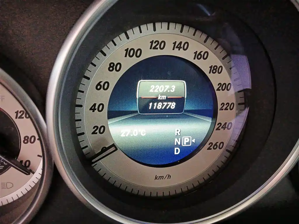 Mercedes-Benz E-Class 2014 Facelift E 300 L Sport фото 12