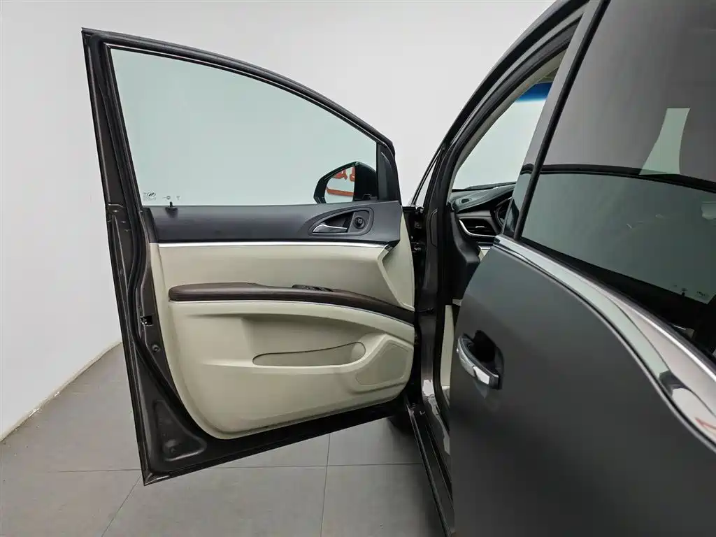 Buick GL8 2021 Land Business Class 652T Luxury фото 8