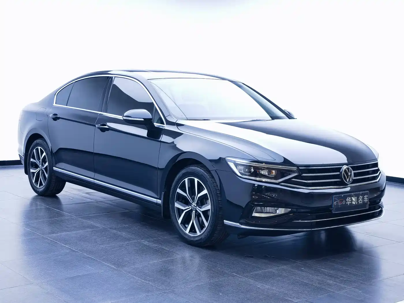 Volkswagen Magotan 2021 330TSI DSG 30th Anniversary Edition фото 3