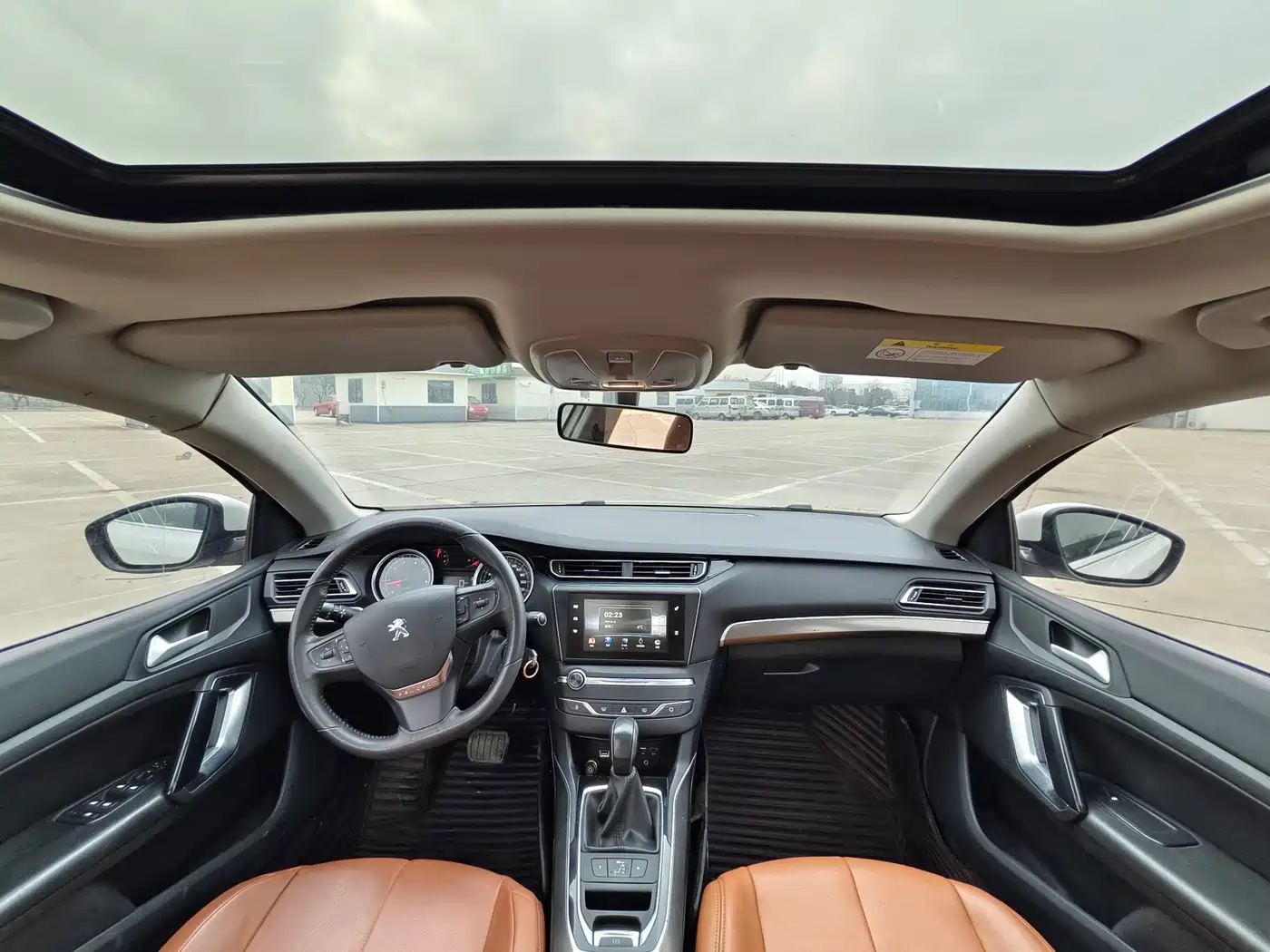 Peugeot 408 2015 Model 1.2T Automatic Luxury Edition фото 8