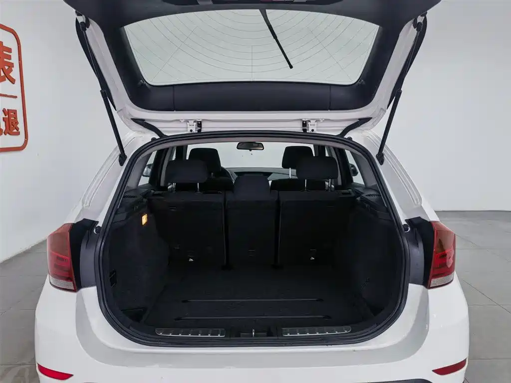 BMW X1 2014 sDrive18i Fashion Edition фото 16