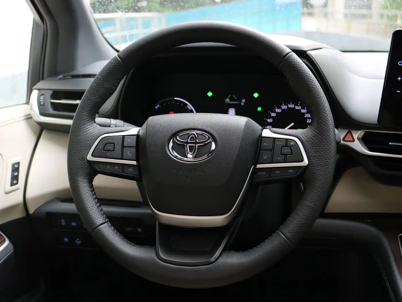 Toyota Granvia 2023 2.5L Hybrid Prestige PLUS Edition фото 14