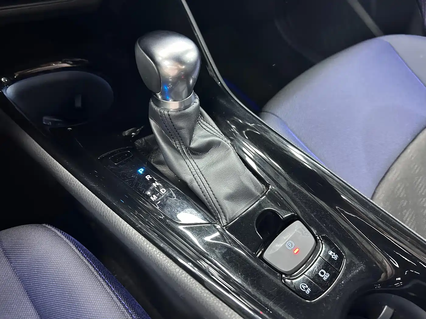 Toyota C-HR 2018 2018 2.0L Luxury Edition China V