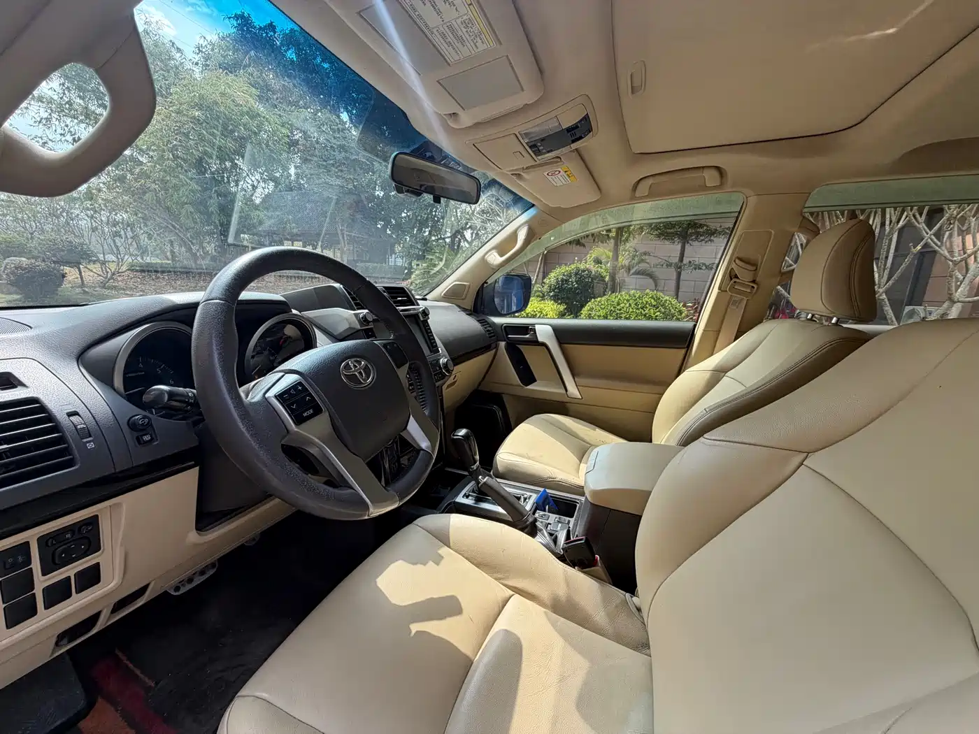 Toyota Prado (Import) 2014 2.7L Automatic Standard Edition фото 6